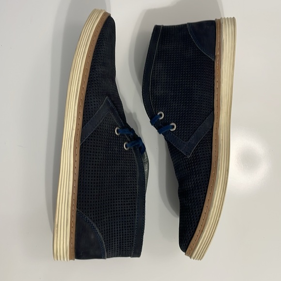 Donald Pliner Men's Size 10 Timm Chukka‎ Navy Blue Suede Lace Up Casual Boot - Picture 4 of 9